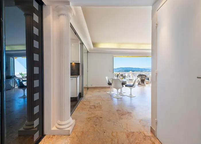 2-br Panoramic Views Floor