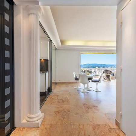 2-br Panoramic Views Floor