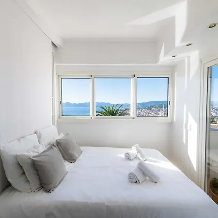2-br Panoramic Views Floor