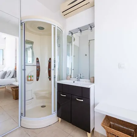 2-br Panoramic Views Floor *