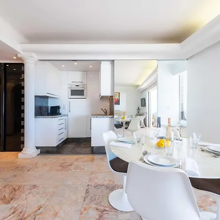 2-br Panoramic Views Floor