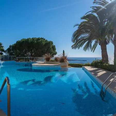 2-br Panoramic Views Floor